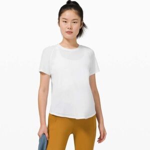 NWOT - Rise and Run Short Sleeve - Size 6